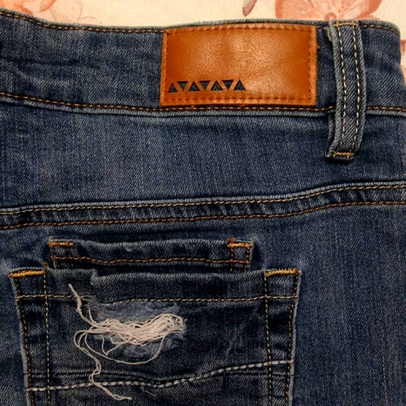 Dollhouse Denim Shorts – Size 3 Juniors, Dark Blue - Picture 8 of 8